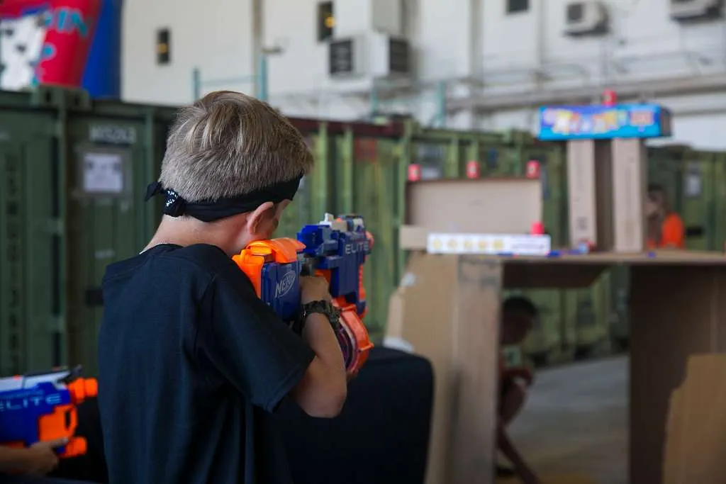 kids playing nerf